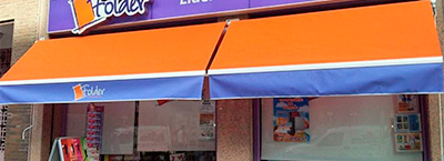 Instalacion de toldos punto recto en Badalona.